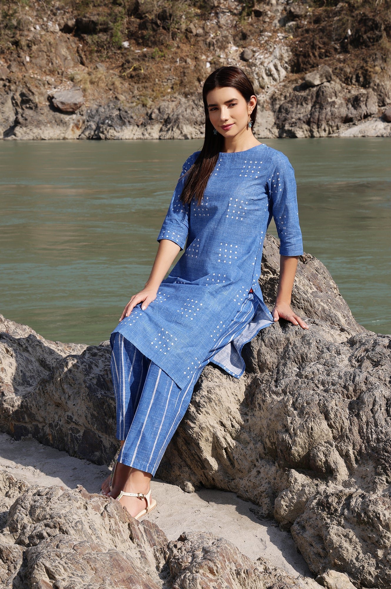 Blue Polka Dot Printed Pure Cotton Straight Kurta and Pants Co-ord Set - Image 6